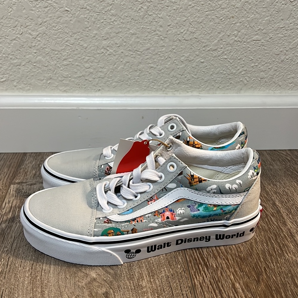 NWT Limited Editions Disney Old Skool Vans Size 5.5! - Picture 4 of 8